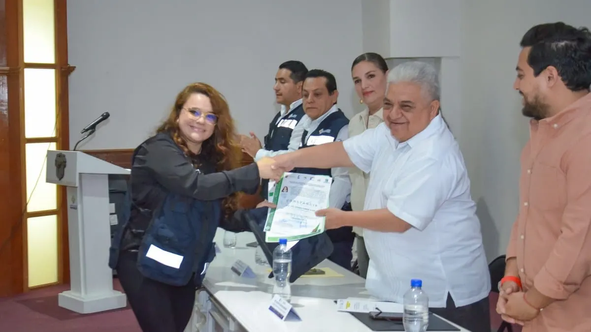 Ayuntamiento de Chilpancingo certifica a 112 directores responsables de obra