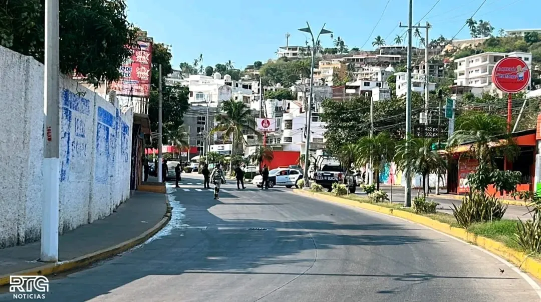 Asesinan a taxista y menor resulta herido durante ataque sobre la Costera de Acapulco