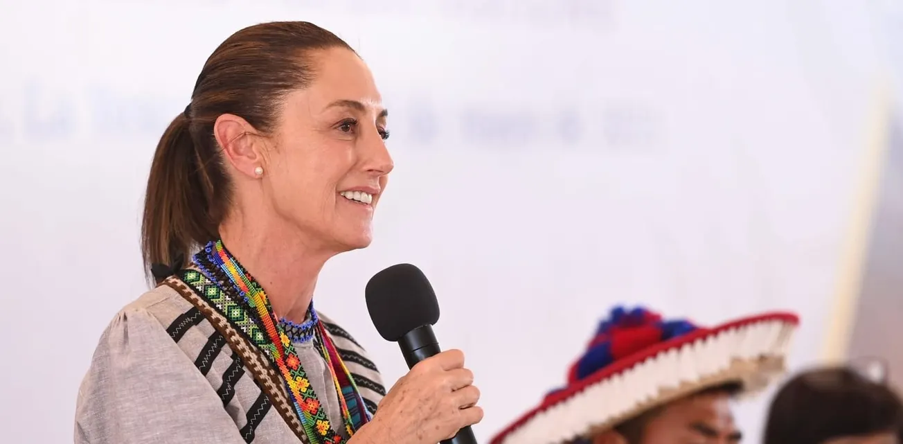 Celebra la asunción del nuevo Papa.