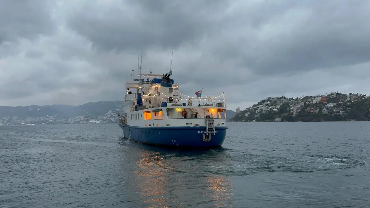 Yate Beauport llega a Acapulco como hotel, restaurante y museo flotante