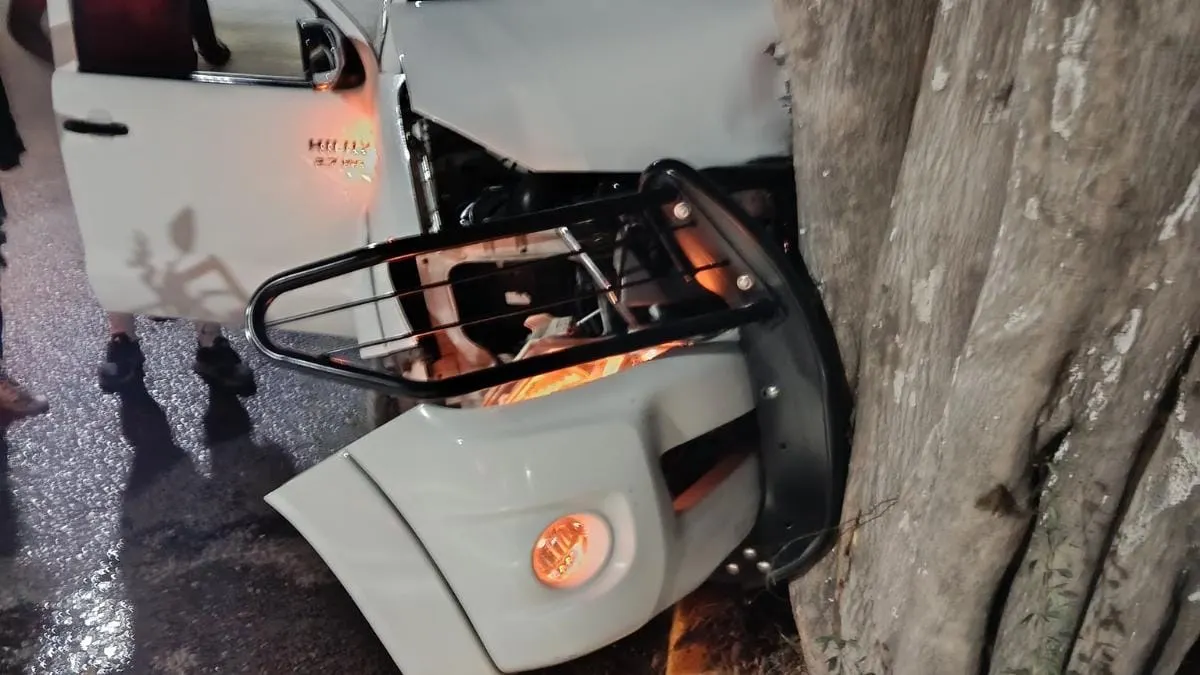 Hombre fallece tras chocar camioneta en avenida de Chilpancingo