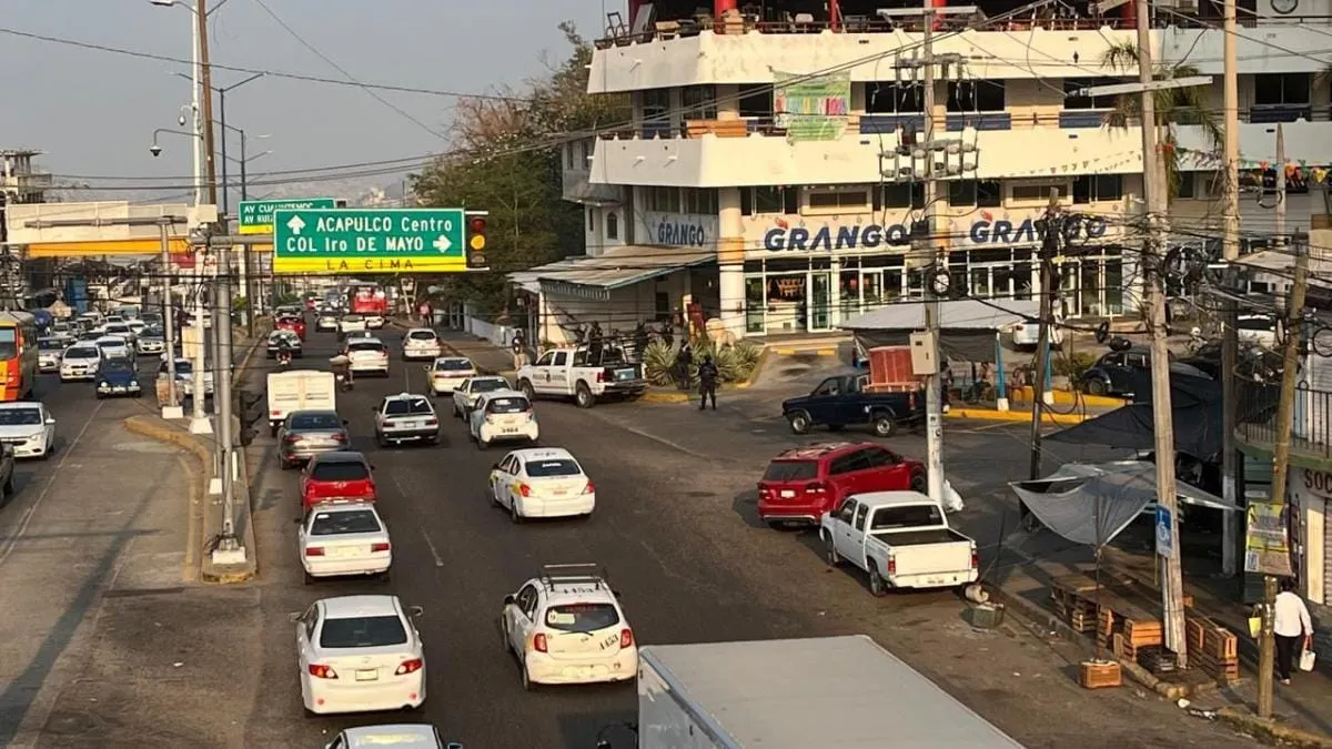 Manifestantes bloquean carretera federal en Acapulco por falta de agua