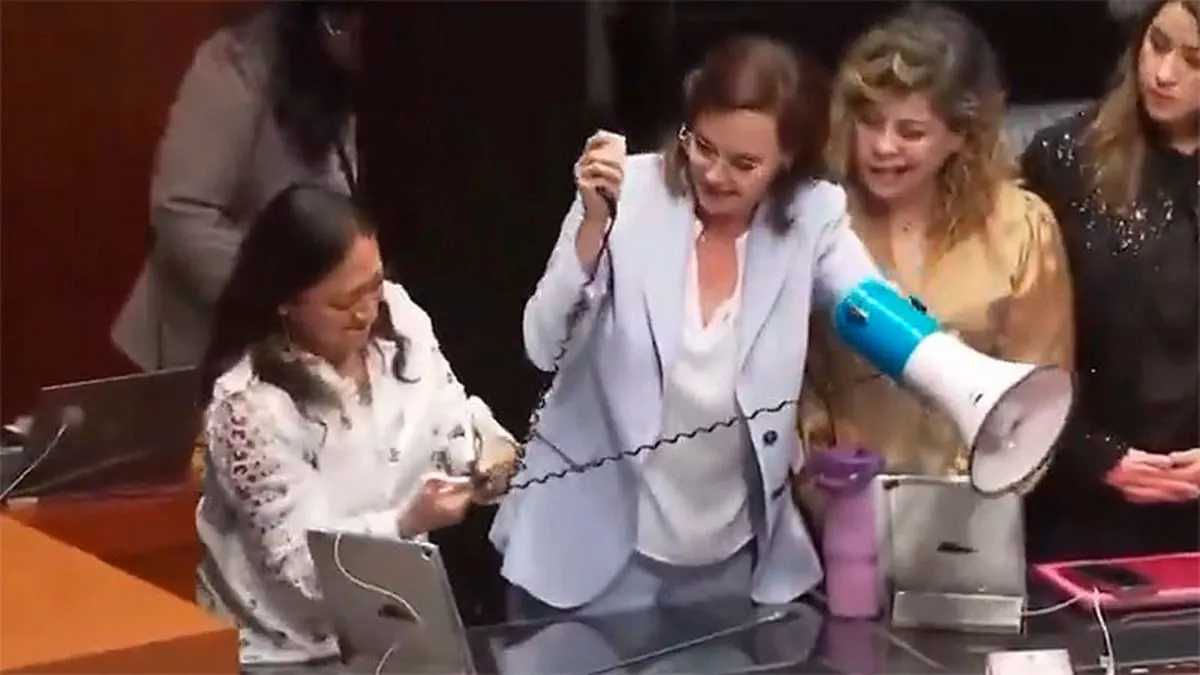 Justifican senadoras de Morena ataque con tijeras a Lilly Téllez