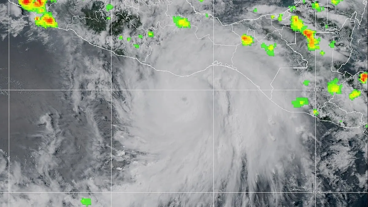 Erick alcanzará categoría 3 esta noche y tocará tierra entre Oaxaca y Guerrero
