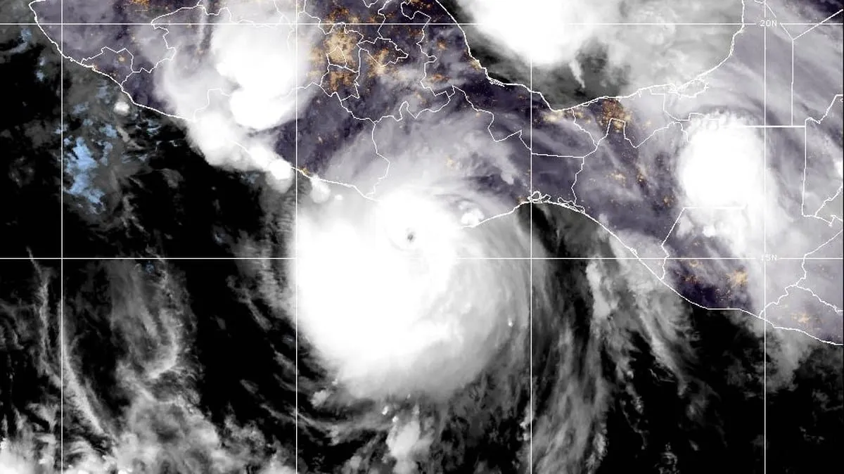 Erick ya es categoría 4: amenaza inmediata para Oaxaca y Guerrero