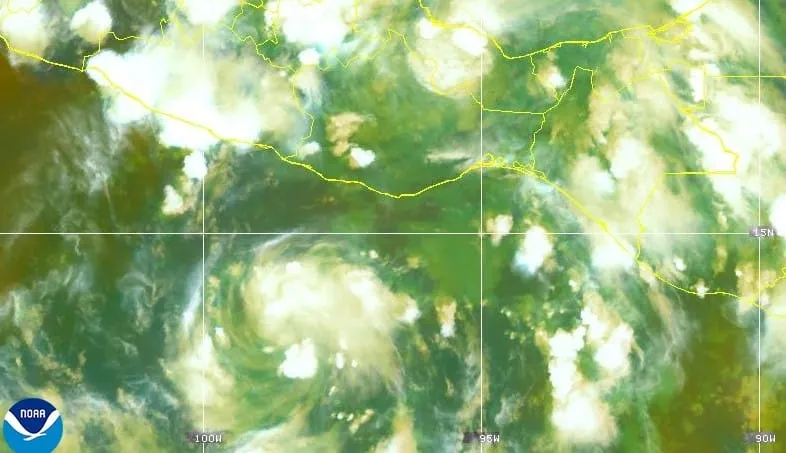 Zona de baja presión en Oaxaca podría convertirse en tormenta tropical