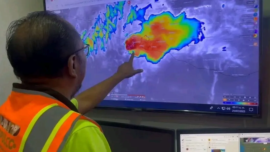 Tormenta eléctrica en Acapulco causa daños menores