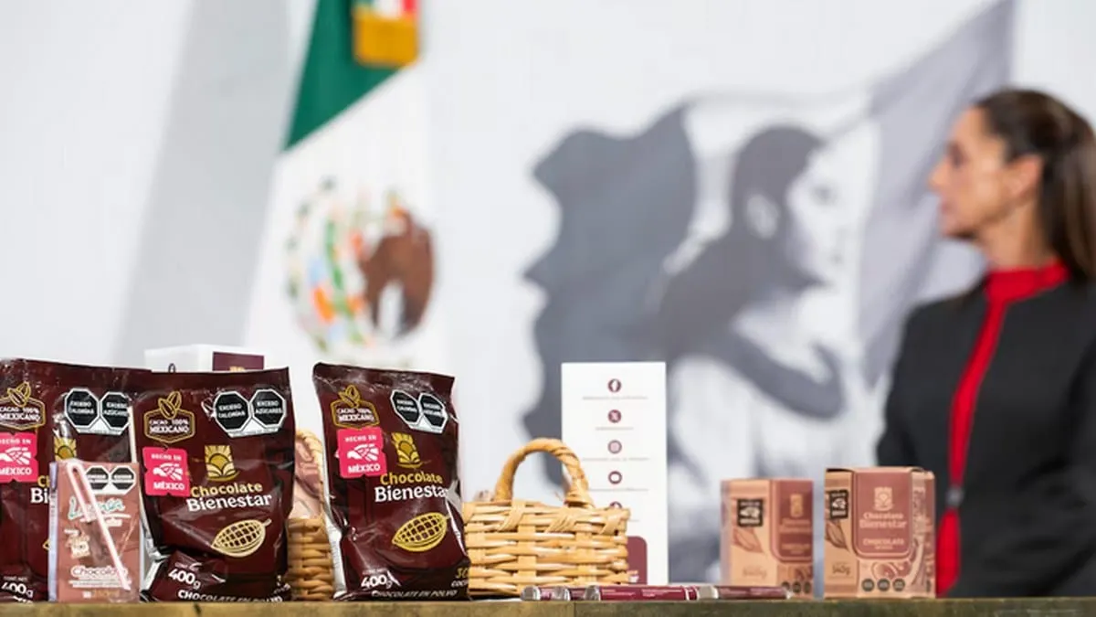 Presentan en la mañanera Chocolate del Bienestar, una golosina sana 'que nos puede dar un punch', dicen