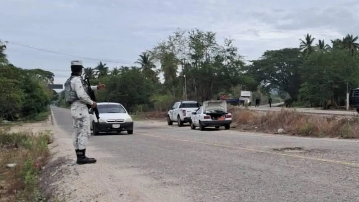 Hallan hombre asesinado a balazos en La Zarza, Tecpan de Galeana