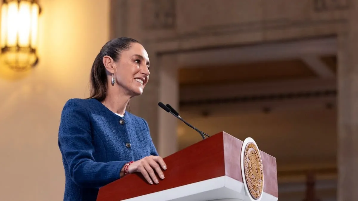 Sólo los fascistas queman libros, afirma Sheinbaum, tras vandalismo a librería y museo de la UNAM