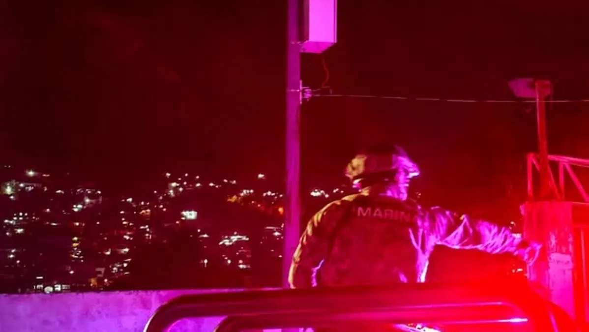 Abandonan cadáver con torniquete en cuello dentro de bolsas negras en Acapulco
