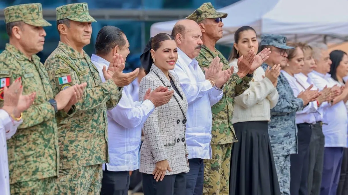 Encabeza Evelyn Salgado ceremonia de izamiento de Bandera en Chilpancingo