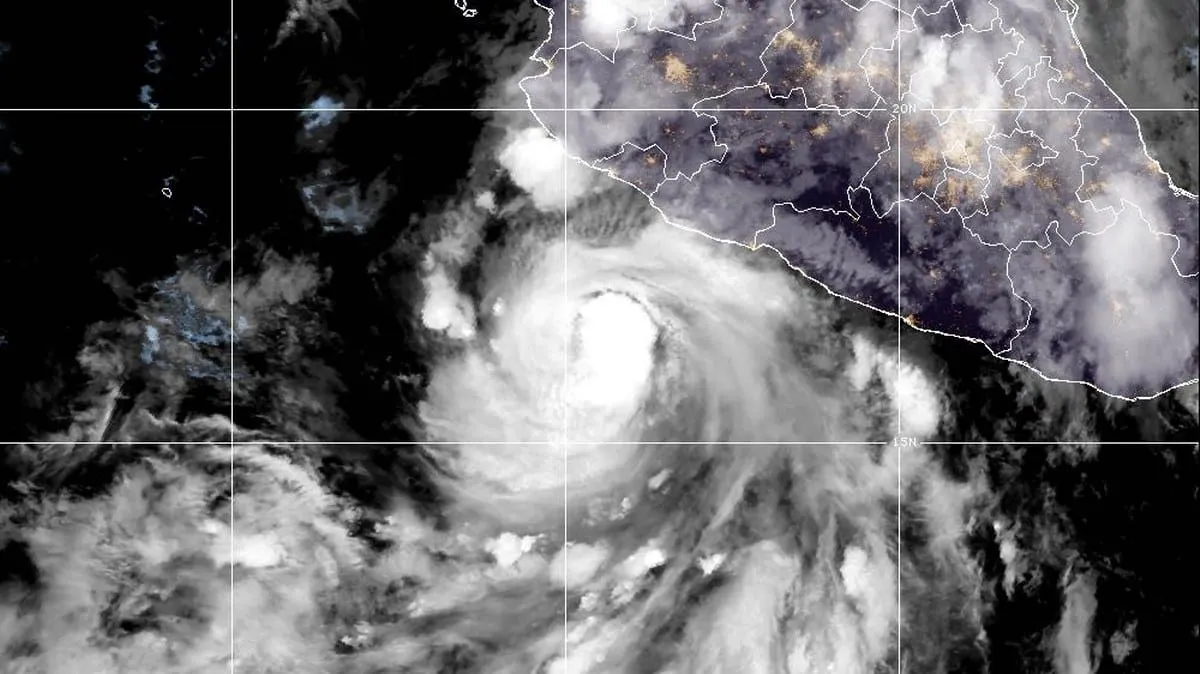 Flossie evoluciona a huracán; prevén lluvias intensas en el occidente y sur del país