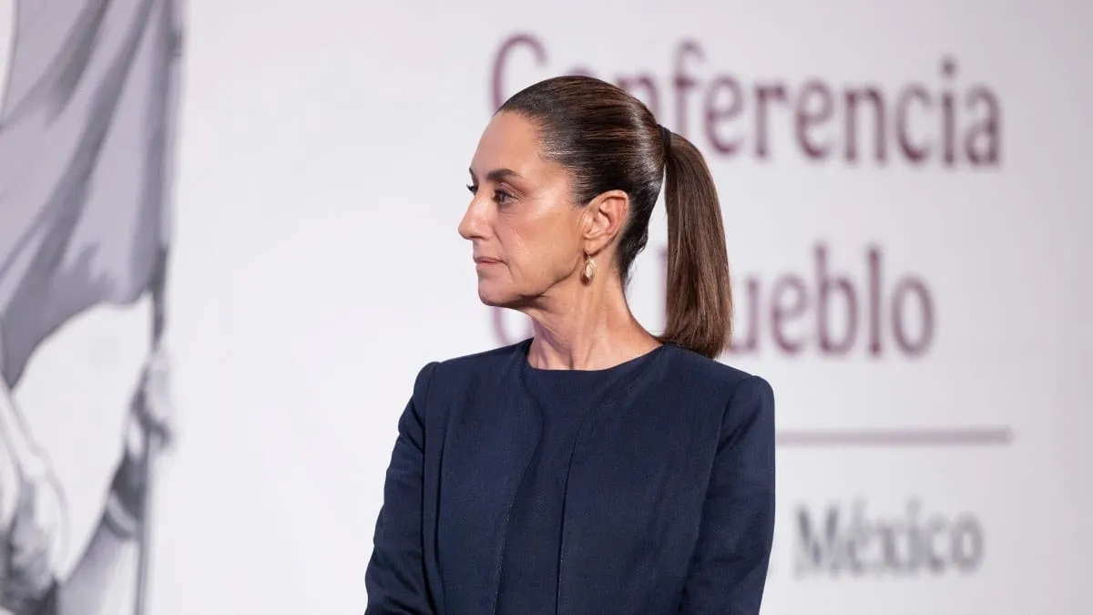 Extorsión no cede, reconoce Sheinbaum; firma iniciativa de reforma para erradicar ese delito, señala