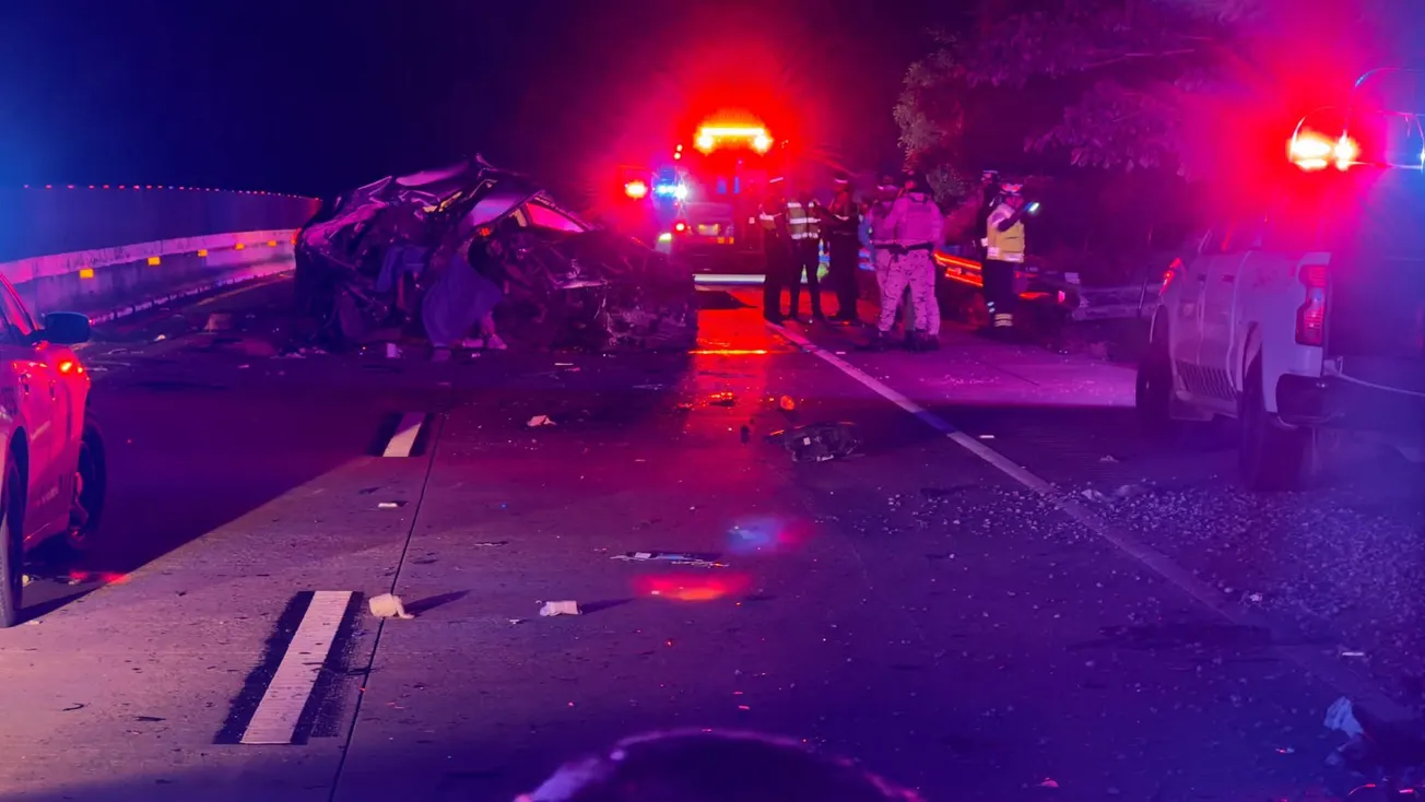 Fallecen dos por accidente en la Autopista del Sol, cerca de La Venta