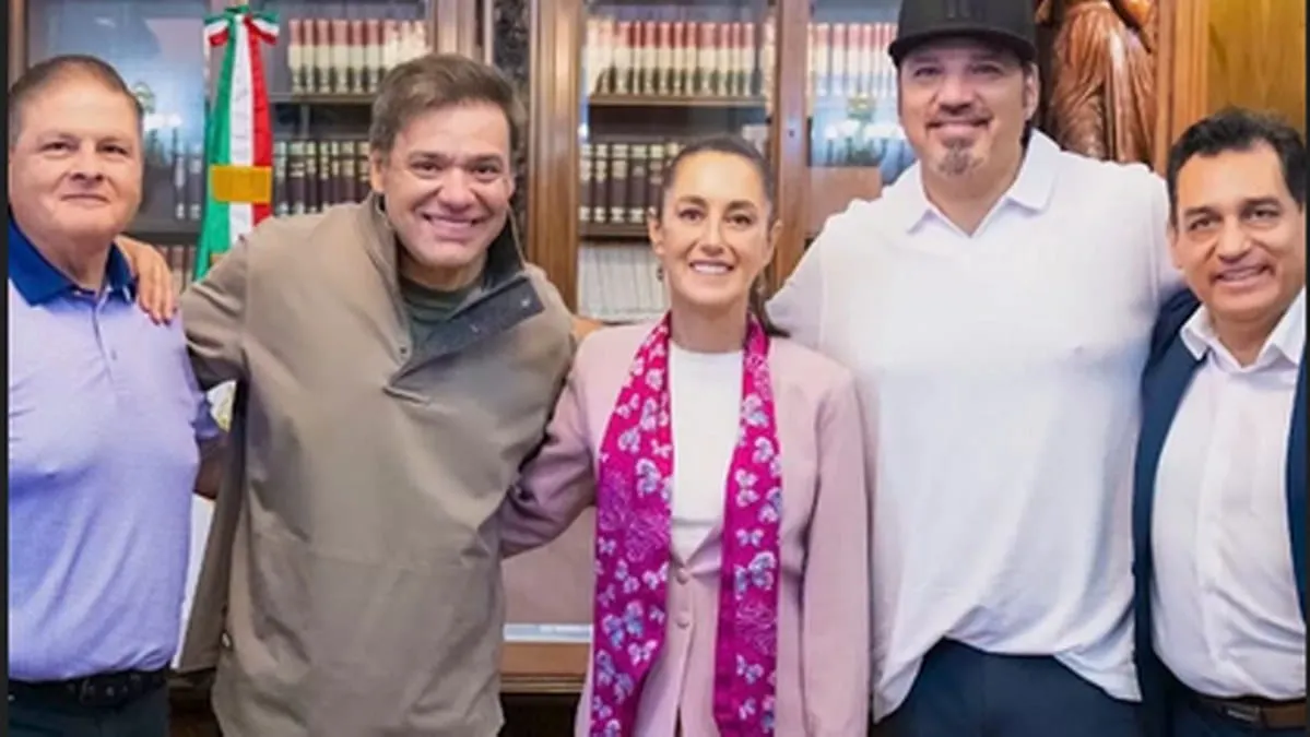 Grupo Intocable regala a Sheinbaum canción inédita dedicada a los migrantes en EU