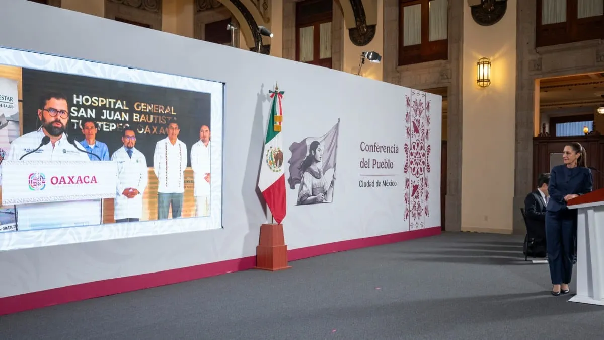 Inauguran hospital de Tuxtepec, Oaxaca, hecho con dinero de la venta del avión presidencial