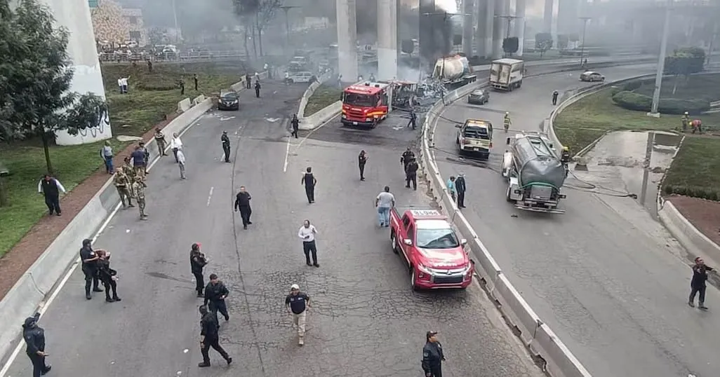 Reportan primer fallecido por explosión de pipa en puente de La Concordia, CDMX