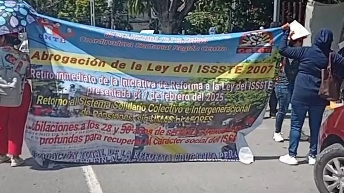 Protestan en Chilpancingo por posible cierre del banco de sangre del ISSSTE