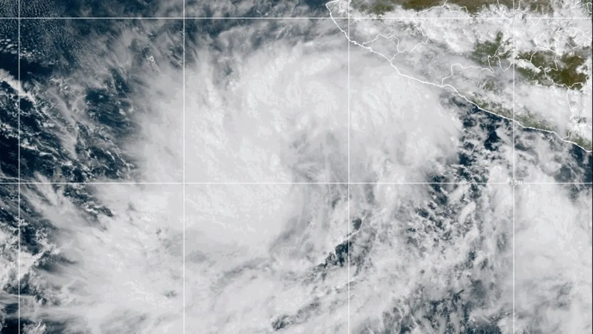 Se forma la tormenta tropical Priscilla frente a costas de Michoacán y Jalisco