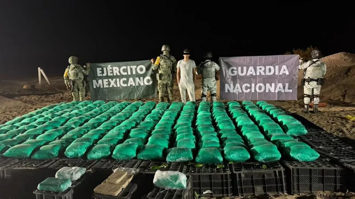 Decomisan más de una tonelada de fentanilo y metanfetamina oculta en Chiles en Sinaloa