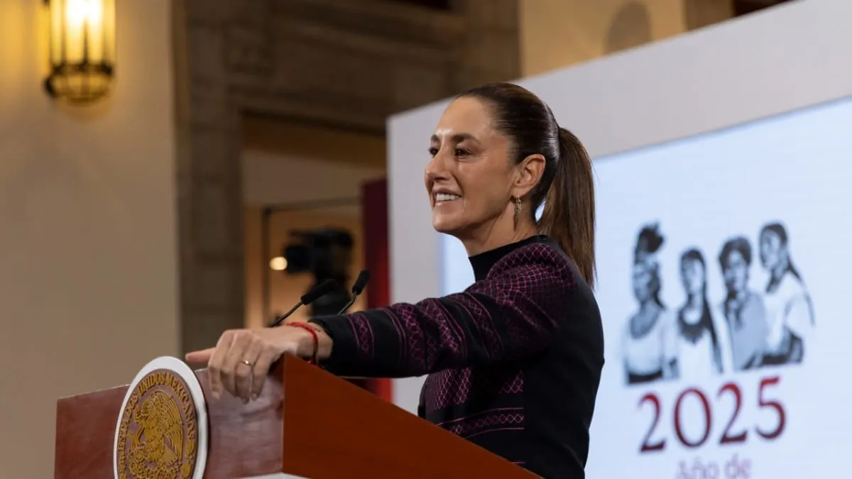 Sheinbaum frena presión de EU y advierte riesgo en el AICM si regresa la carga aérea