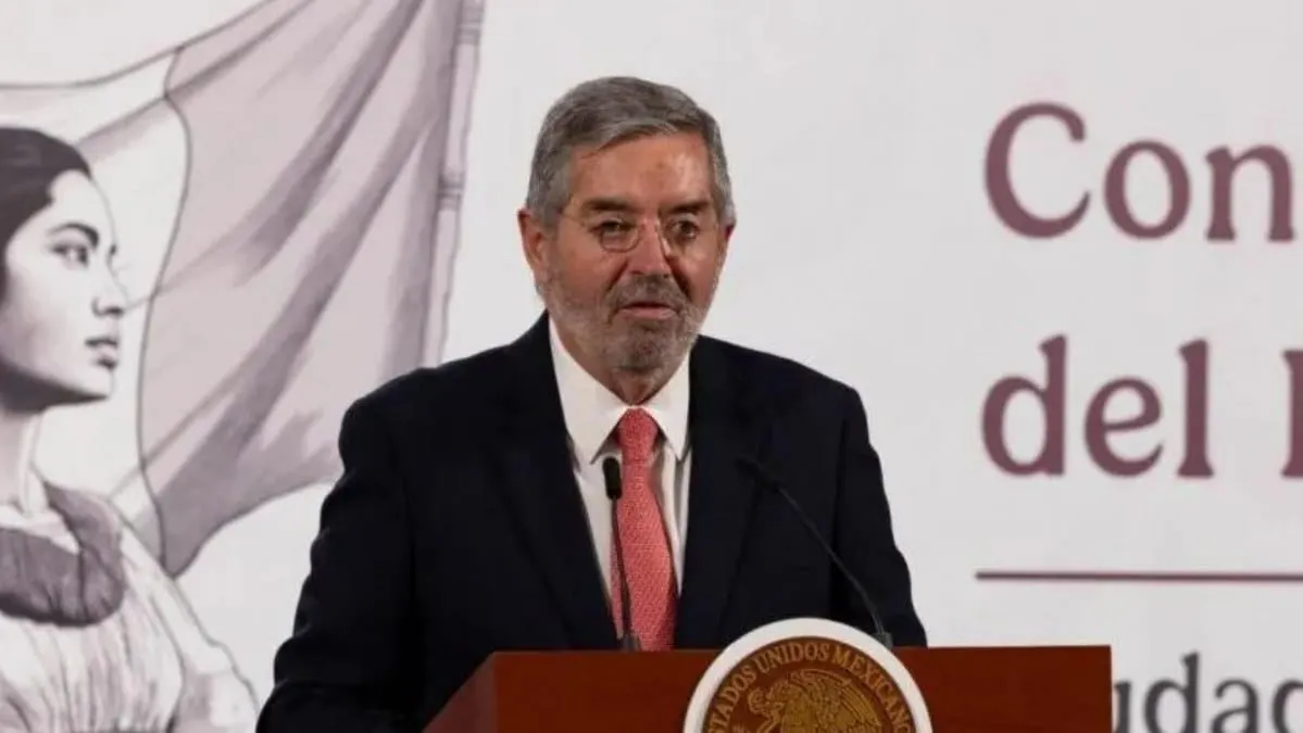 De la Fuente se ausenta temporalmente por cirugía; Roberto Velasco queda al frente de la SRE