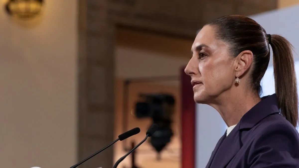 Presidenta respalda a la viuda de Carlos Manzo y denuncia revictimización por videos del acoso que sufrió