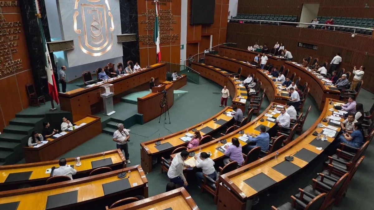 Diputada del PT arremete contra periodistas en pleno Congreso de Guerrero