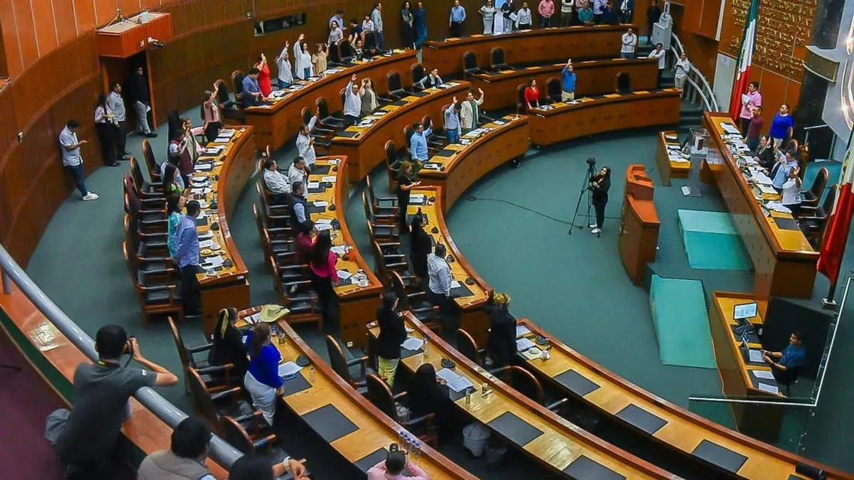 Dan luz verde a la reforma de la UAGro; Congreso la aprueba por mayoría de votos