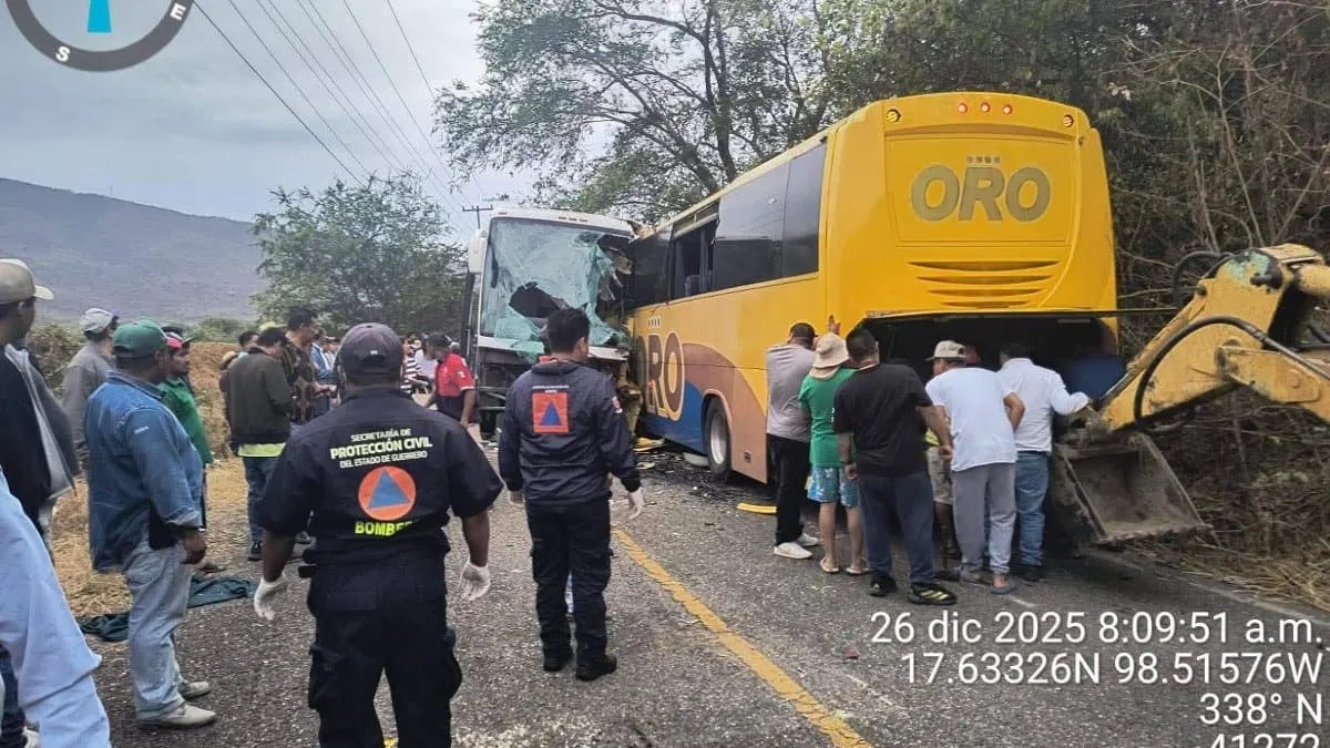 Choque en la Tlapa–Puebla deja al menos tres muertos y decenas de heridos