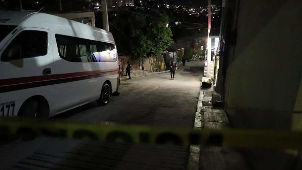 Intenta defender a su hija y la asesinan en una casa de Chilpancingo