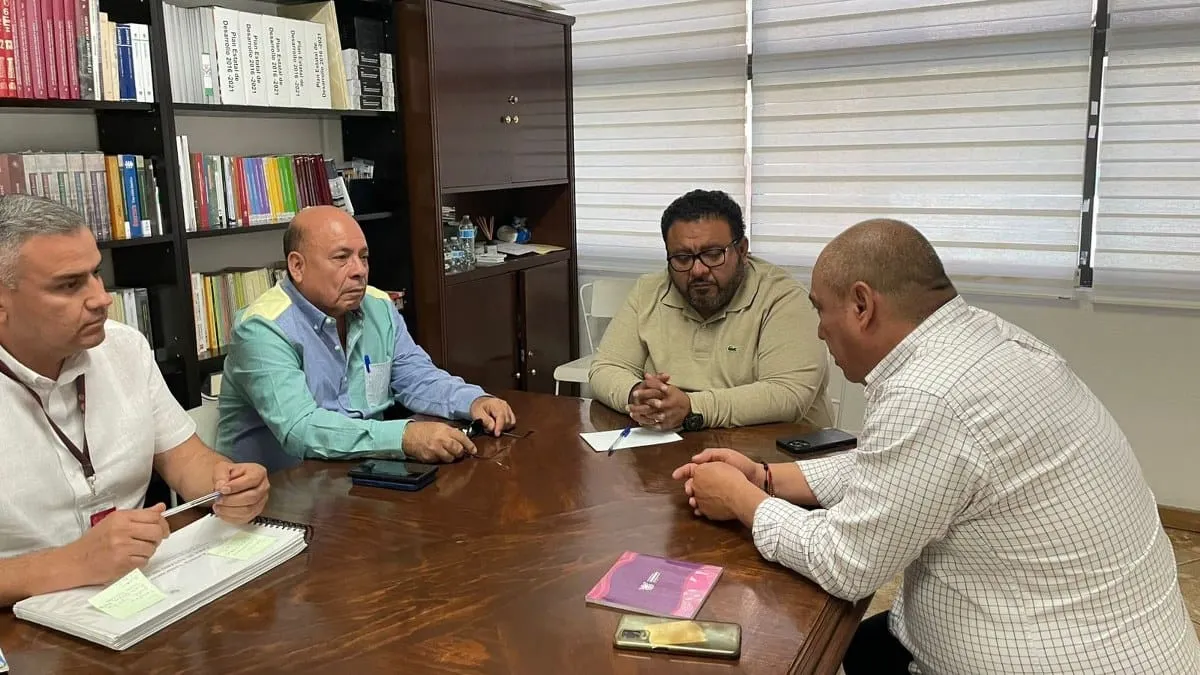 Gobierno estatal y transportistas revisan medidas para mejorar el transporte en Chilpancingo