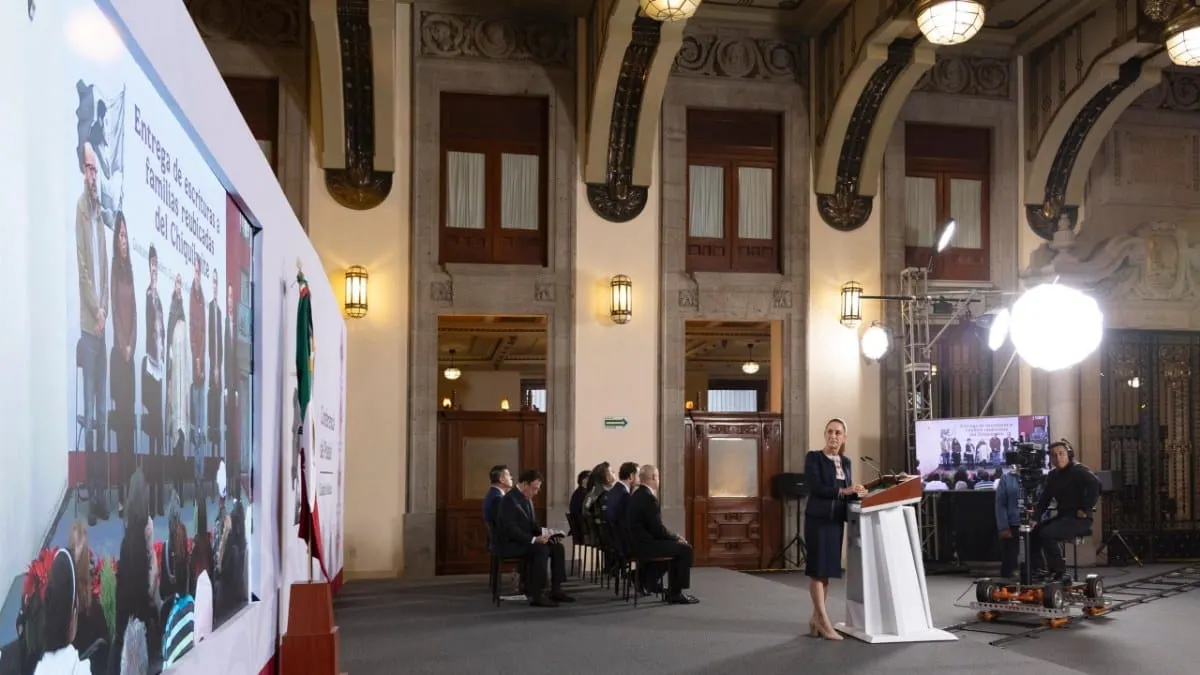 Sheinbaum arropa a Ernestina Godoy en la FGR y advierte: “autonomía sí, pero con coordinación”