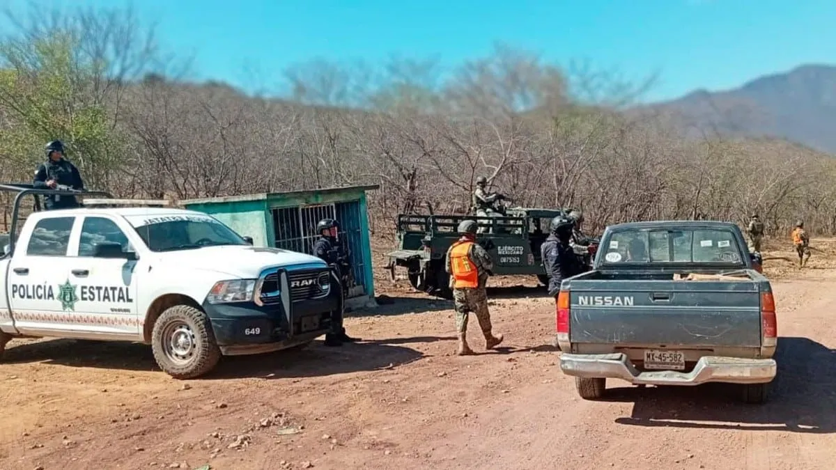 Matan a hombre frente al Colegio de Bachilleres en Coahuayutla