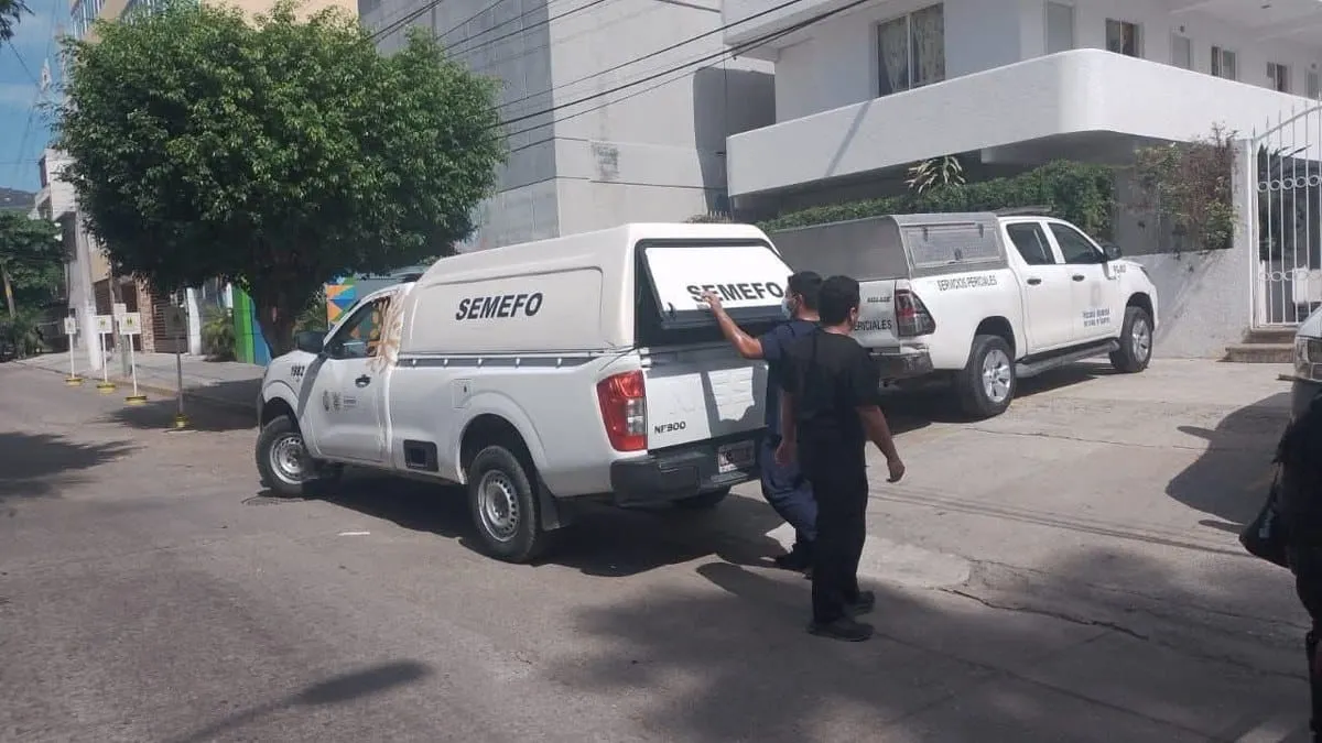 Hallan sin vida a una mujer dentro de un hotel de Costa Azul de Acapulco