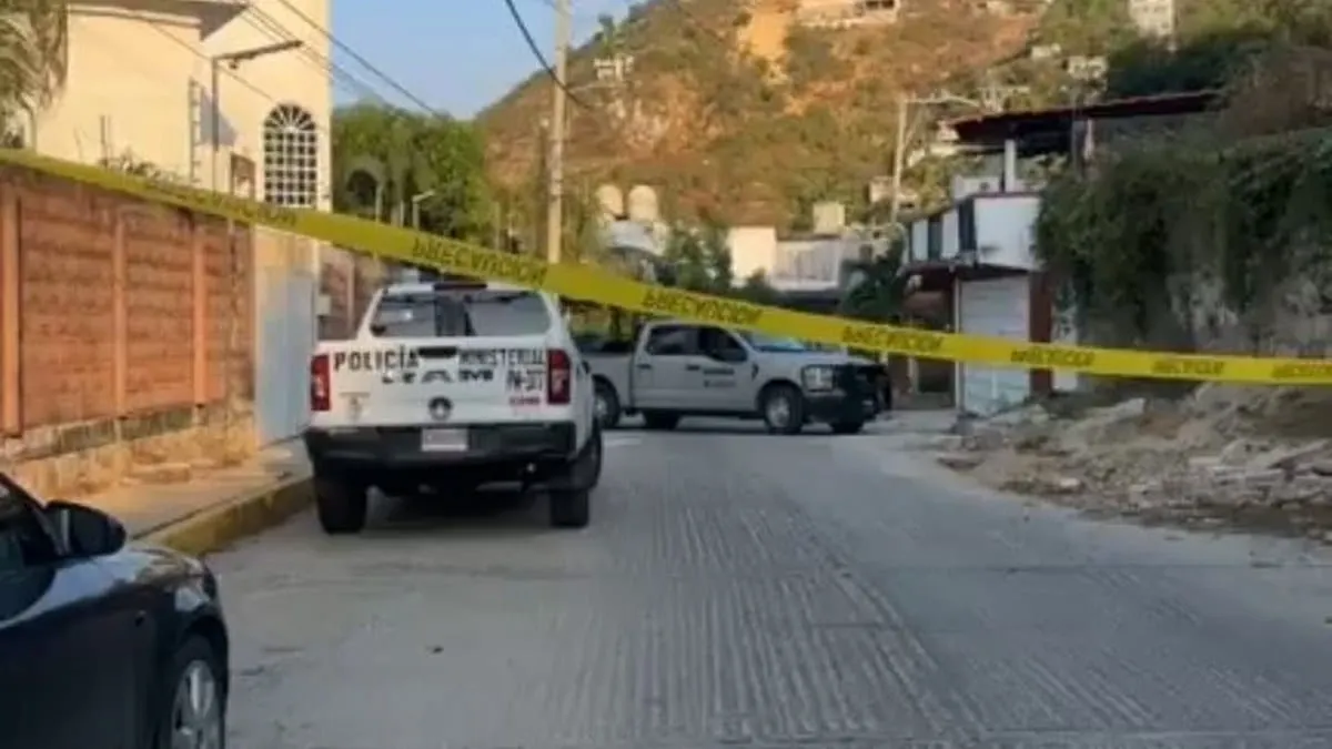 Abandonan cuerpo golpeado en vía pública del fraccionamiento Mozimba