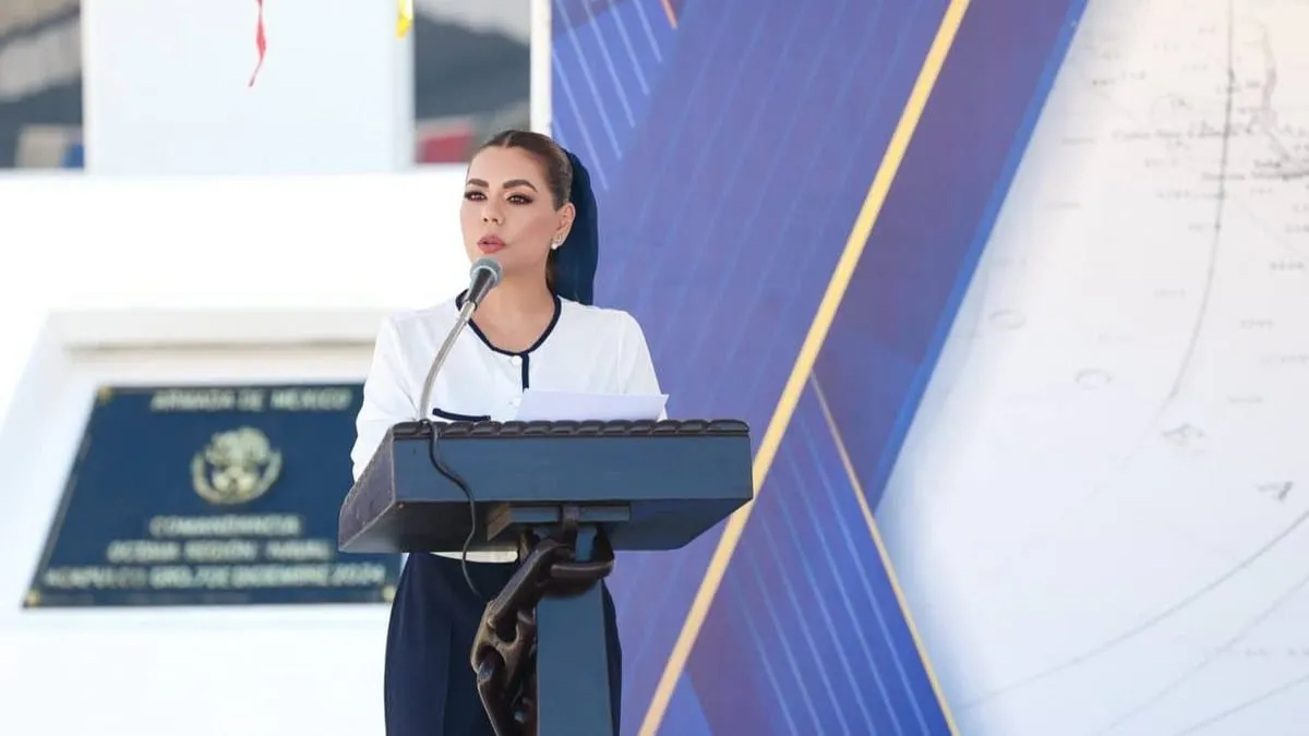 Asiste Evelyn Salgado a toma de posesión de Martín Barney al frente de la Octava Región Naval