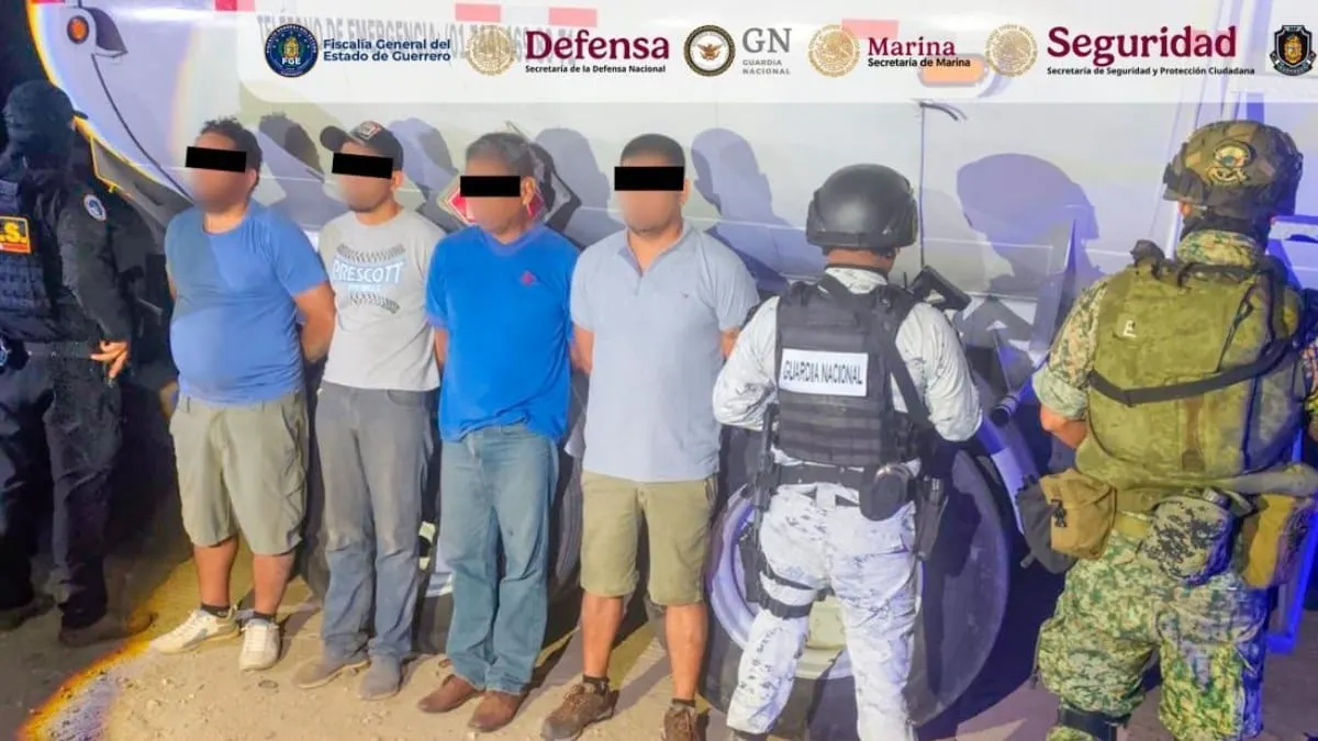 Detienen a cuatro por presunto robo y venta clandestina de gasolina en Coyuca de Benítez