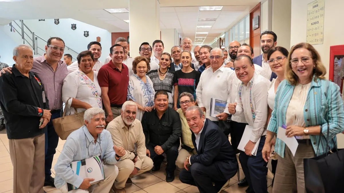 Rector de la UAGro, Javier Saldaña, asiste a reunión de Sheinbaum con empresarios en Acapulco