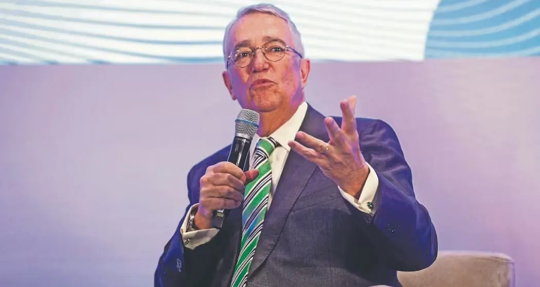 SAT recibe primer pago; Salinas Pliego cubrirá deuda en 18 plazos