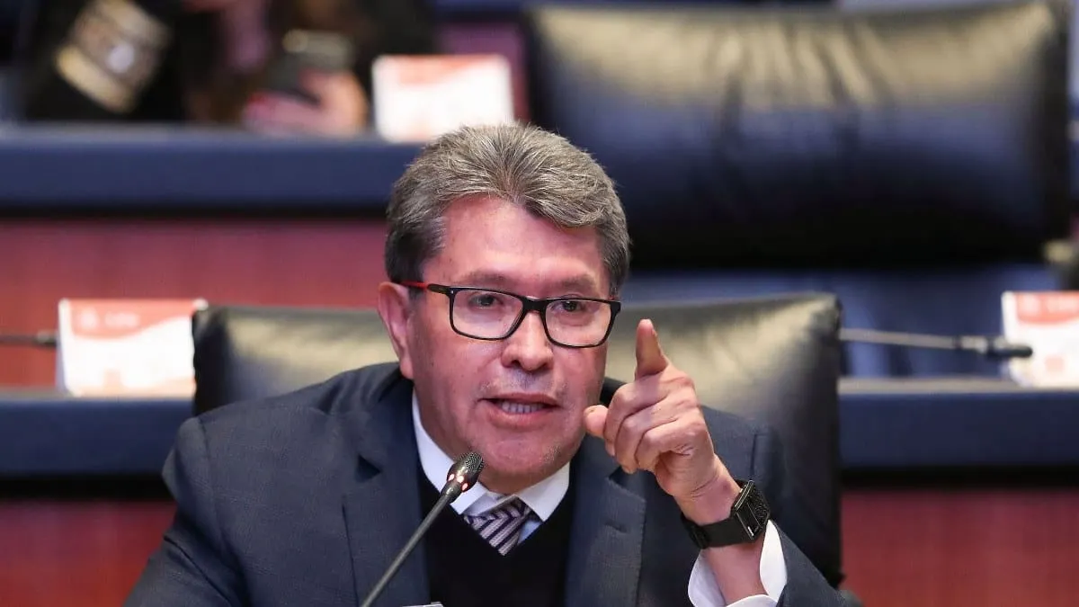 Monreal pide regular la IA: “ya no es posible ignorarla”, afirma