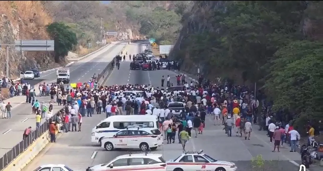 Diputada de MC, Erika Lührs pide garantizar tránsito seguro en la Autopista del Sol