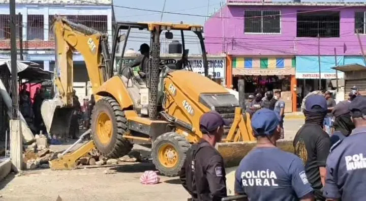 Desalojan a comerciantes ambulantes en el centro de San Marcos
