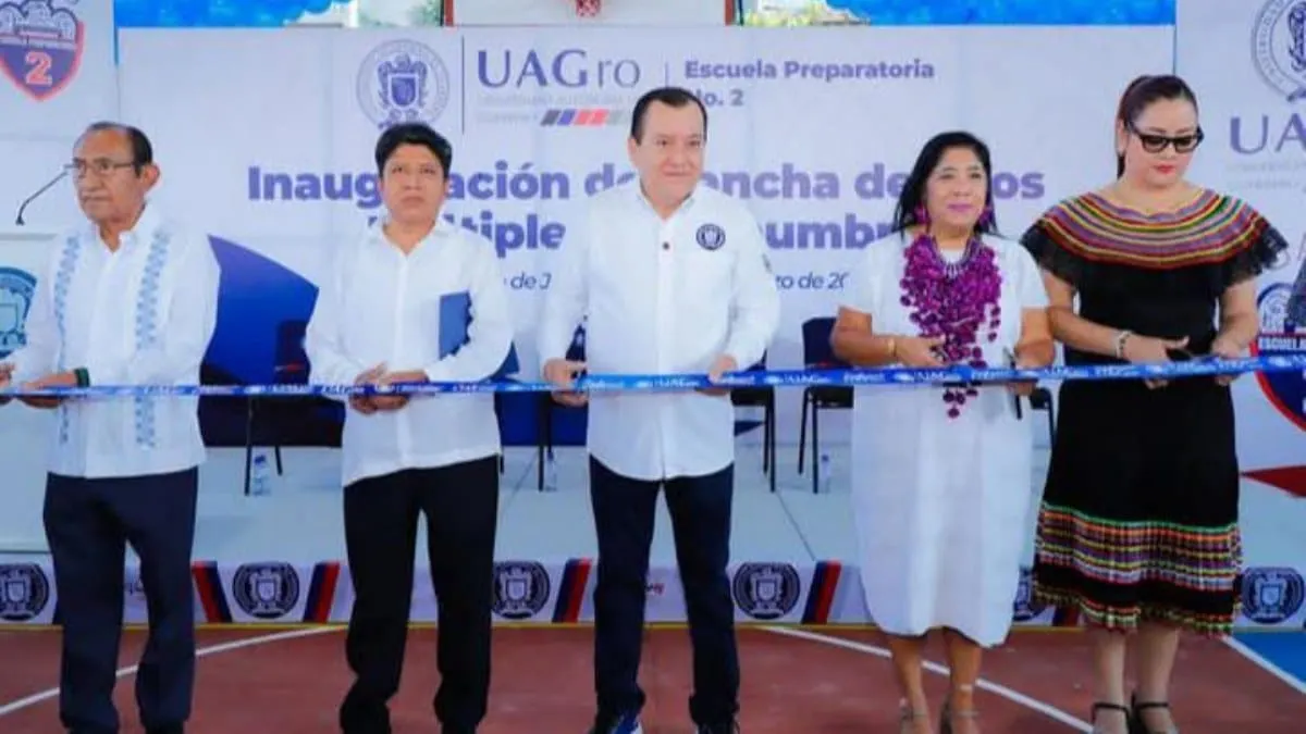 Saldaña inaugura cancha de 2.5 mdp en Prepa 2 de Acapulco y presume inversión deportiva