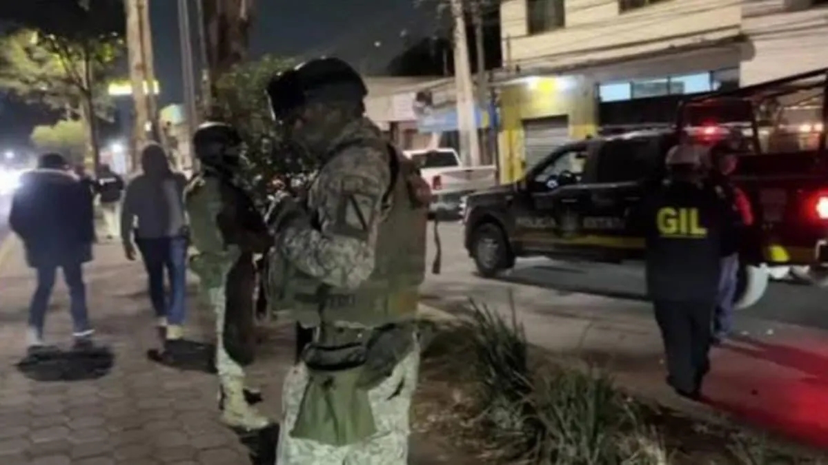 Aseguran 25 mil litros de huachicol tras hallar toma clandestina en Tlalnepantla