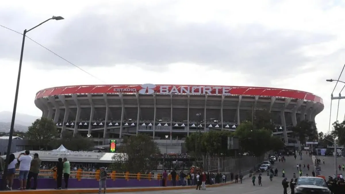 Aficionado cae de palco en el Azteca y muere antes del México vs Portugal