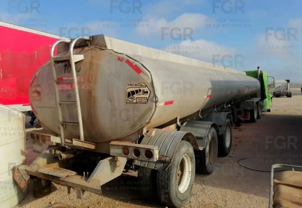 Carros tanque y demás infraestructura industrial.