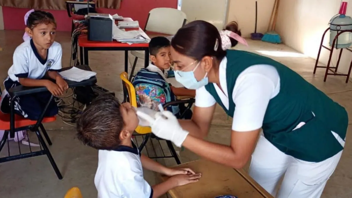 Salud Guerrero despliega brigadas contra dengue y sarampión en todo el estado
