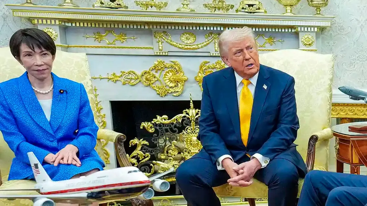 Trump bromea sobre Pearl Harbor frente a primera ministra de Japón